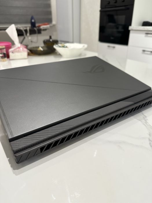Продаю игровой ноутбук ASUS ROG Strix