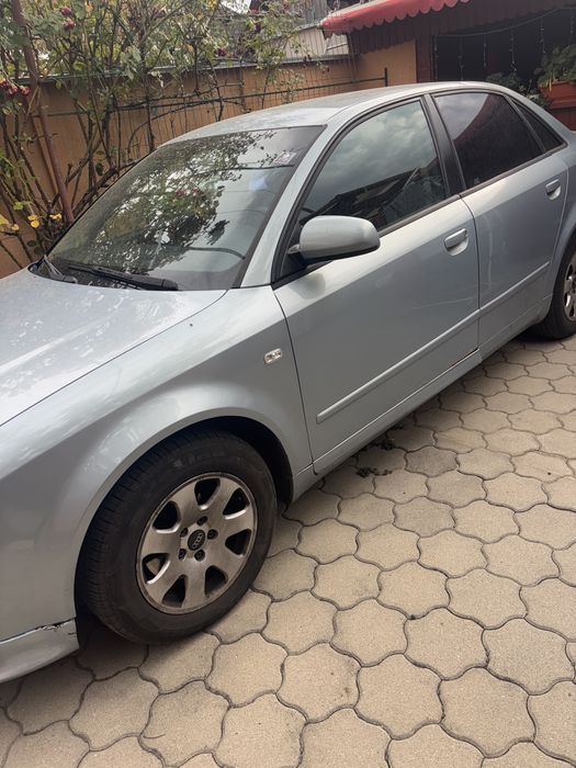 AUDI A4 2004 — imagine 2