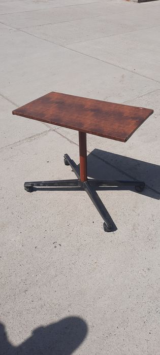 Продам полку под телевизор