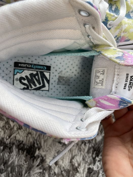 Vans / Comfy cush EU 40