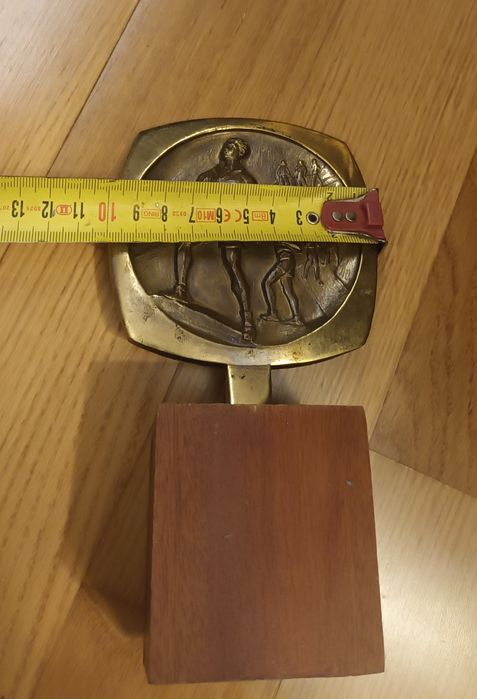 Trofeu din Bronz, pe soclu din lemn