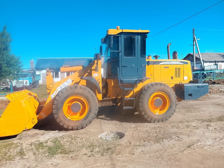 Продам погрузчик XCMG LW300