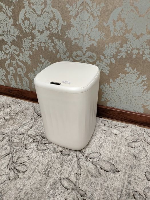 Бочок для мусора сенсорный