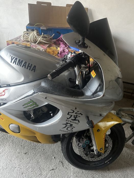 Motocicleta yamaha 600 cm