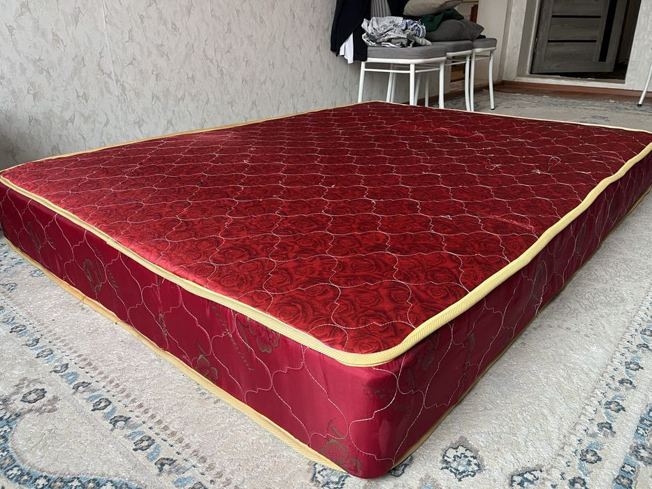 Продам матрас пружинный