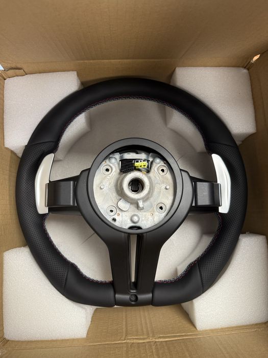 Volan NOU BMW M Tesit Seria E (E90,91,92,93) cu Padele si Airbag