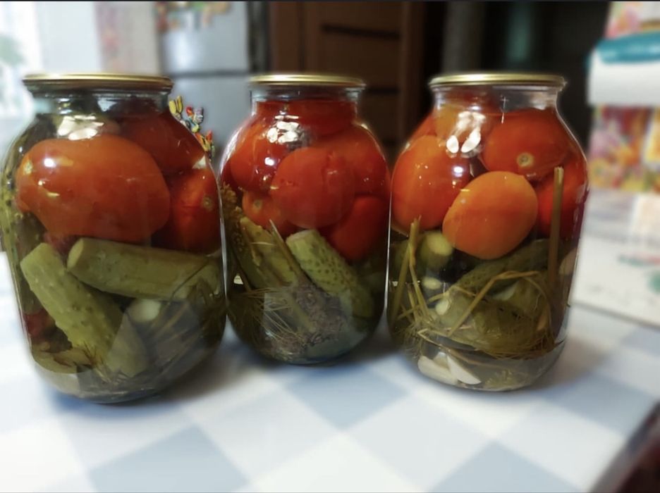 Продам соленые огурцы ассорти