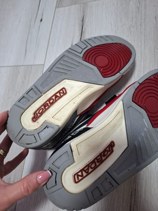 Adidasi  Nike Jordan