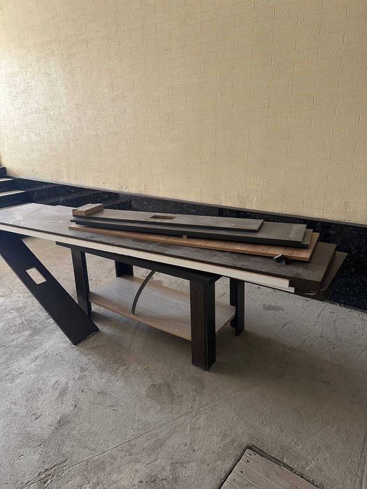 OFIS Stol  VA Oynali eshik ham sotiladi