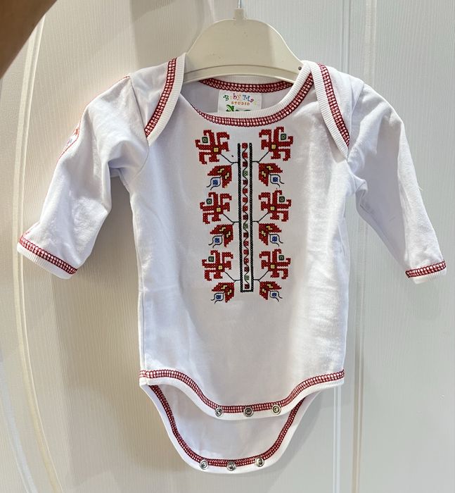 Боди с народни мотиви