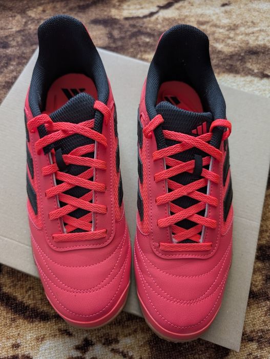 футболни маратонки за зала Adidas