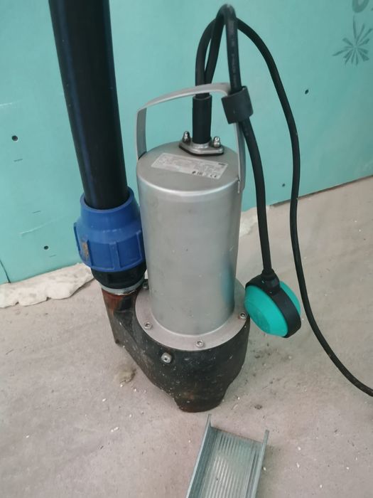 Vând pompa submersibila pt apa murdara