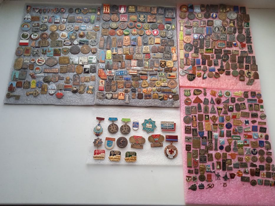 Продам коллекцию значков.