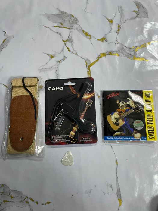 Гитара с чехолом