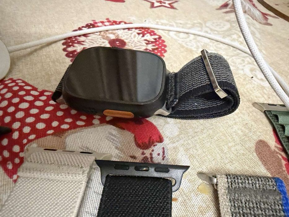 Apple watch ultra с каишки може и бартер за Airpods Max