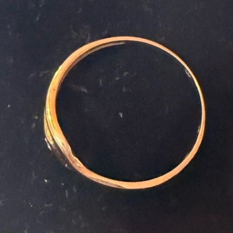 Златен пръстен с цирконий