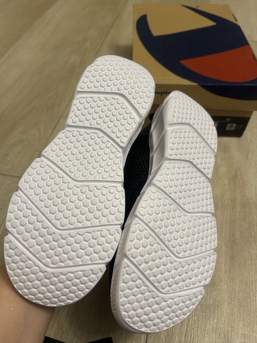 Чисто нови маратонки  Champion номер36