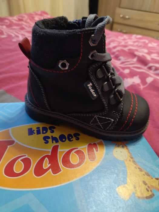 Бебешки кожени обувки Todor 20 номер