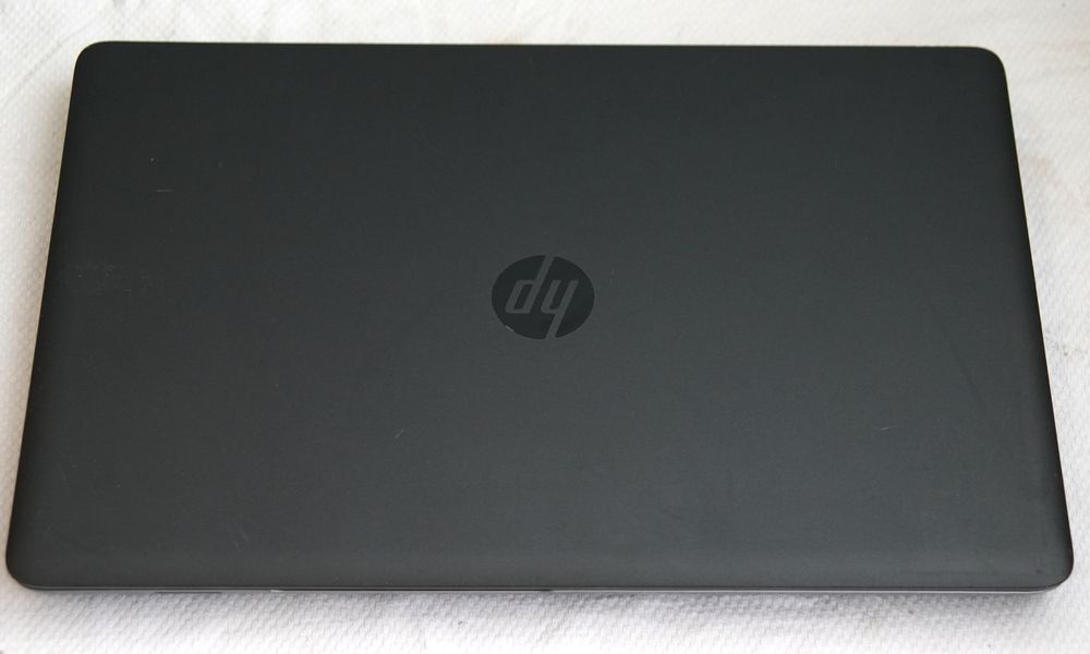 Laptop HP 17" Intel i5.. SSD. AMD HD 8750