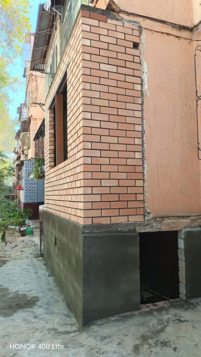 Кладка  балкон. Balkonlarga Ablisofka g'isht teramiz