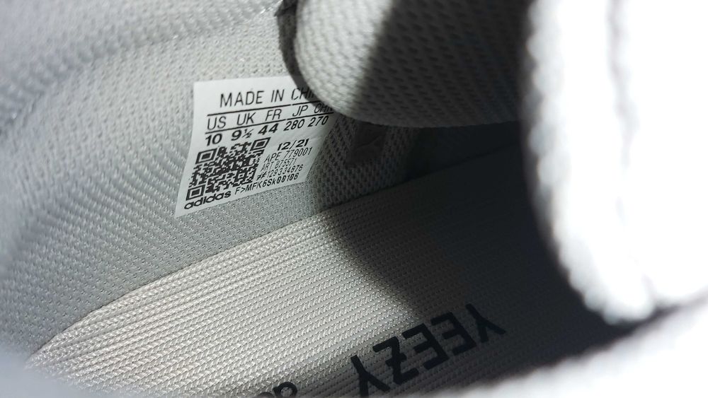 Adidas Yeezy Boost 700 Wave Runner