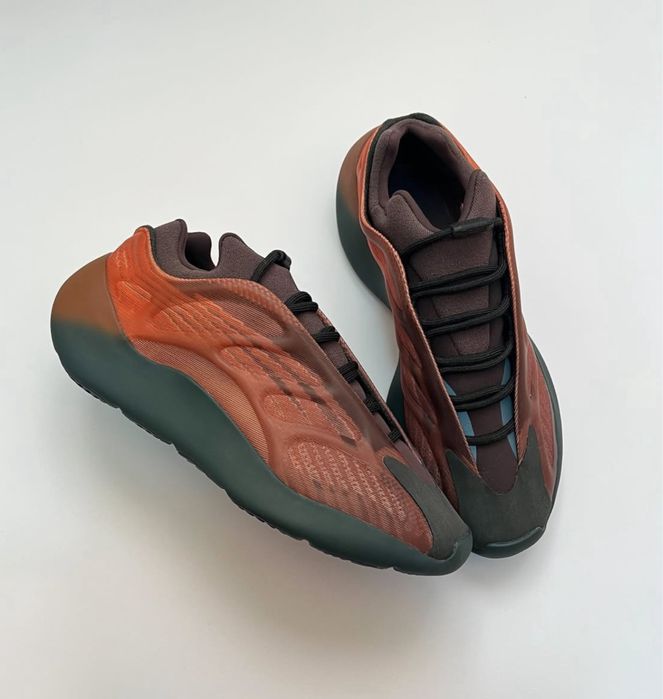 Pantofi Sport Adidas Yeezy Boost 700 V3 Copper Fade-100% originali