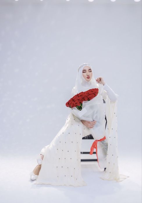 Malli вечерных платье