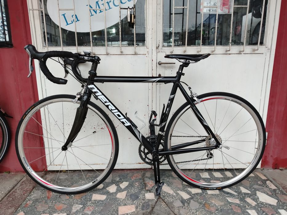 Bicicleta cursiera Merida