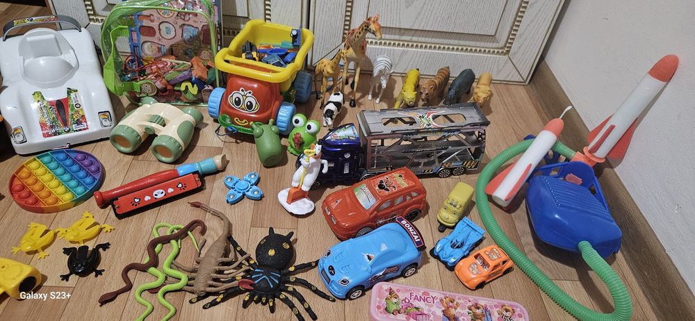 Разные игрушки все за 7000