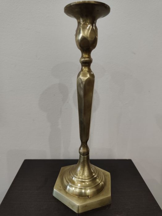 Старинен масивен свещник от лят бронз/месинг – 23 см