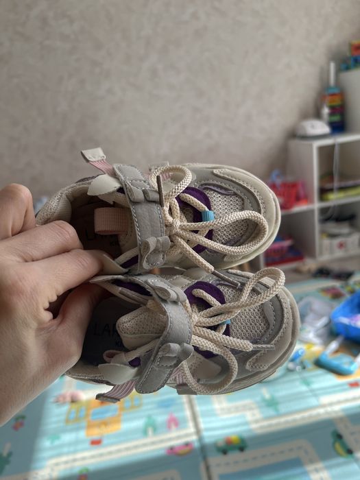 Кроссовки доя девочки