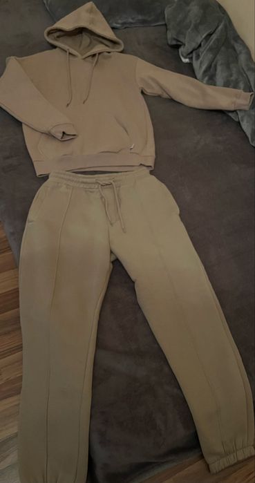 Спортен екип на Bershka