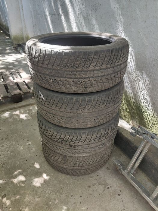 Шины зимние продам