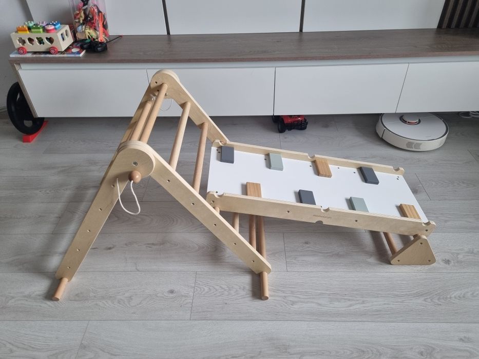 Loc de joaca pentru copii, din lemn