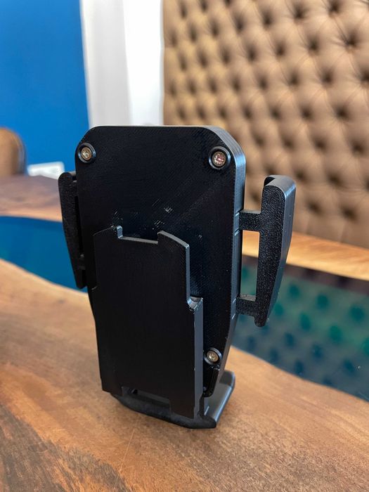 Стойка за телефон Passat b6/b7/CC + Подарък