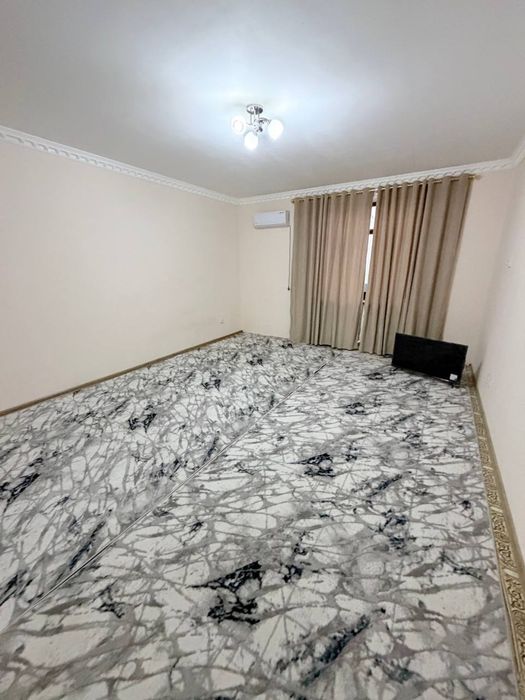 Дехкон бозор бозор янда 3 хонали квартира ИЖАРАГА