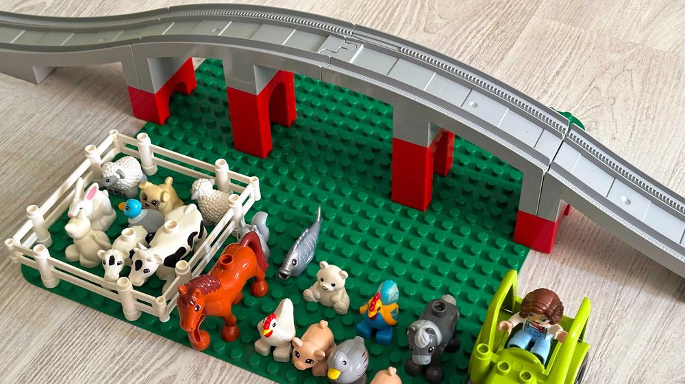 9 Seturi Lego Duplo: 10874 || 10872 || 10882 || 10980 || 10941 || 10915 || 10952 || 10976 || 10953