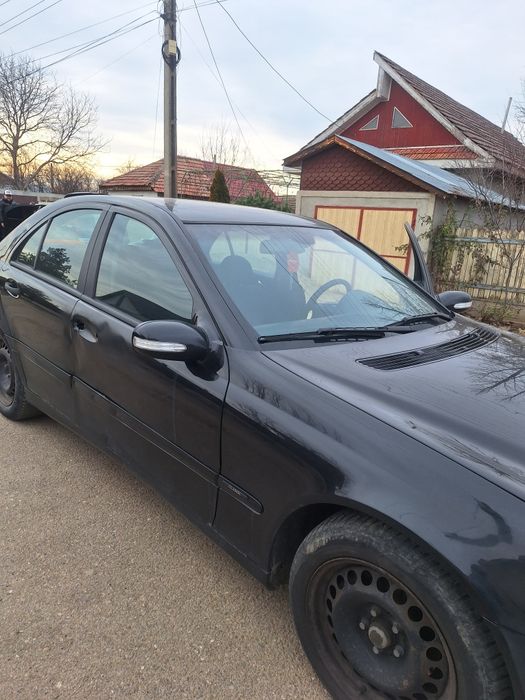 Vând   mercedes c 220d automat