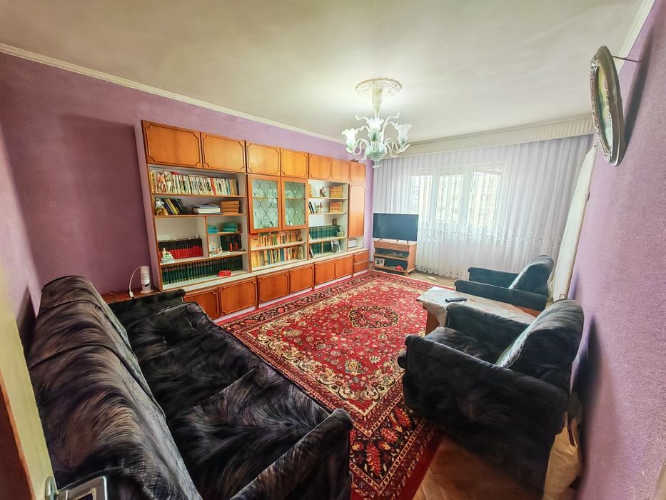 Apartament cu 3 camere Mioveni, zona central