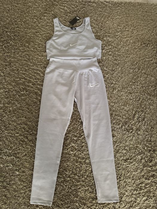 Дамски екипи Nike рипс