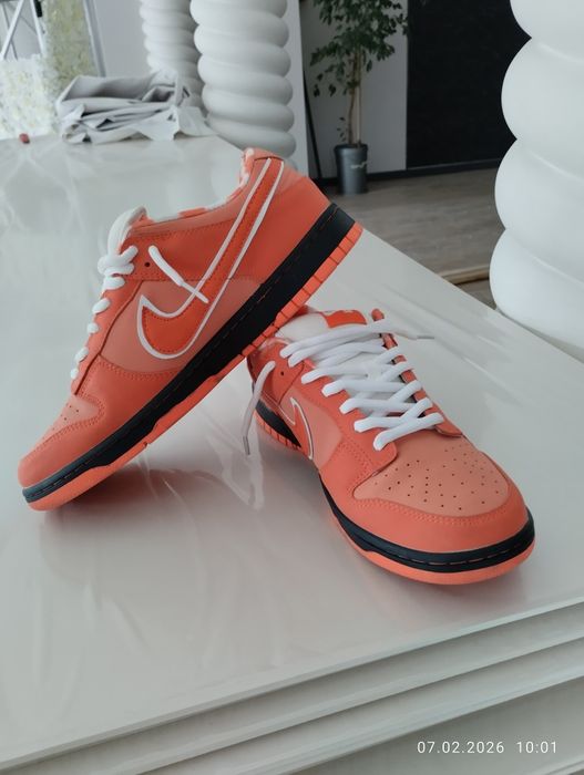 Кроссовки Nike orange