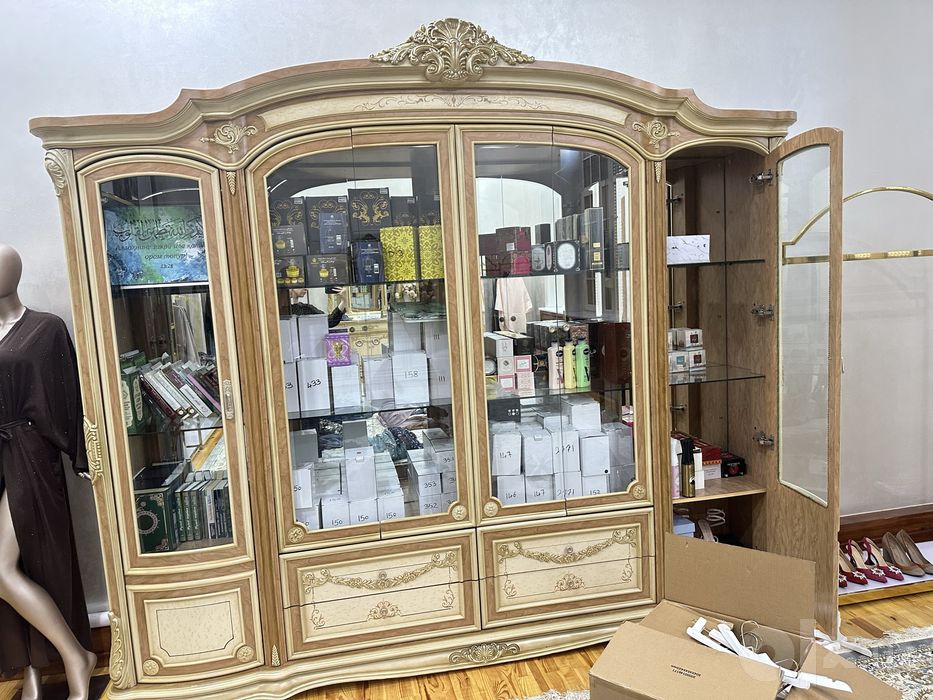 Продается стенка и комод
