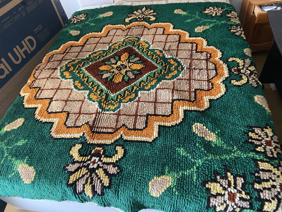 Колекция ,,Етно уют”- автентични вълнени изделия и ръчно тъкани шедьов