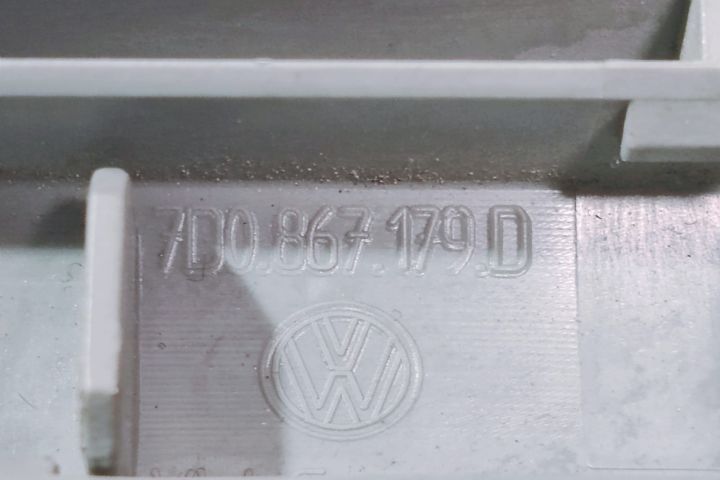 Capac Maner Usa Stanga  7D0867179D Volkswagen VW Caravelle T4 seria