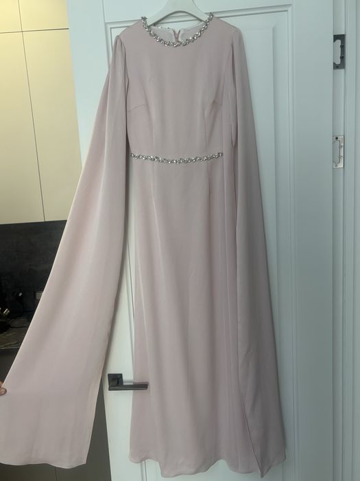 Продам Платье новое нарядное