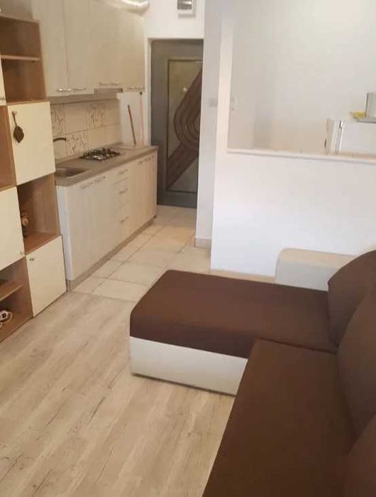 Дава се под наем Едностаен апартамент в Пловдив, Център - 26 кв.м за 132.6 € - Снимка #1