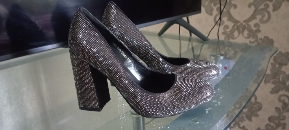 Туфли новые 37 размер