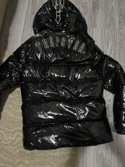 Geaca trapstar lucioasa