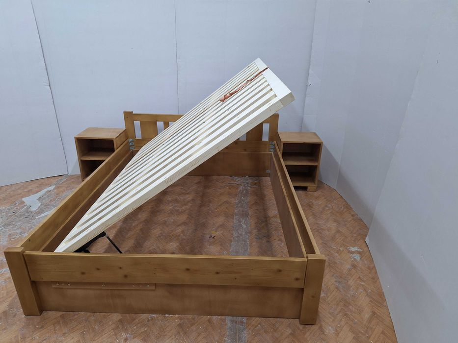 TRANSPORT GRATUIT.Pat din lemn masiv. cu spatiu pt depozitare Cod 208