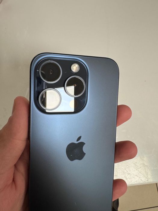 iphone 15 pro 77% akb